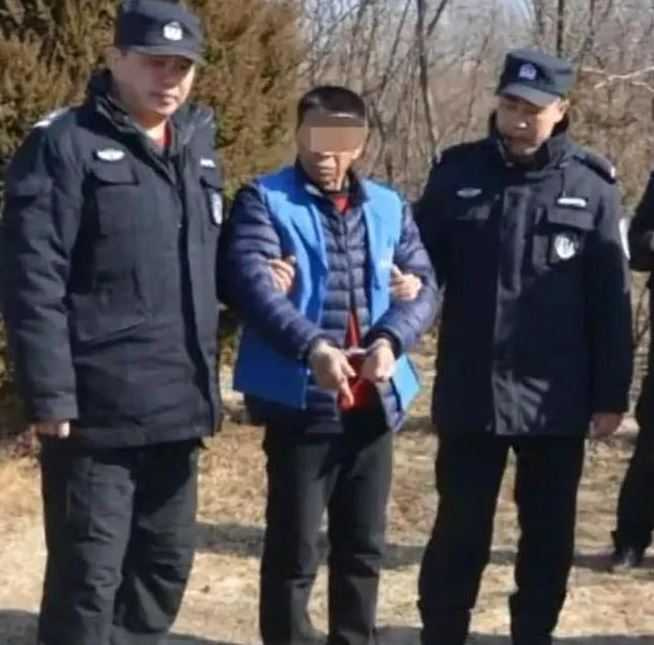 3姊妹去亡弟墳墓「上完香全身亡」！兇手「竟是伯父」他認了：對一家人懷恨在心