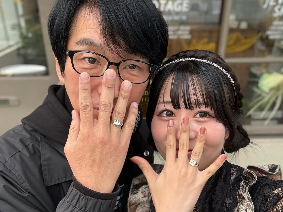 跨越27歲年齡差距！23歲女星與鐵粉大叔的愛情故事，5年後迎來新生命