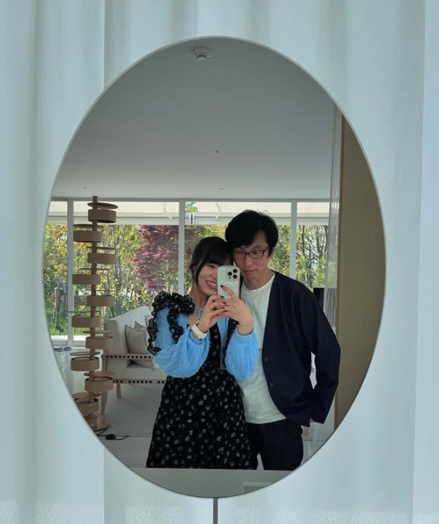 跨越27歲年齡差距！23歲女星與鐵粉大叔的愛情故事，5年後迎來新生命