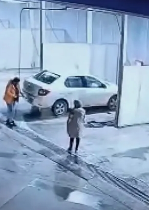 去加油站洗車！一家四口「丈夫、2幼女亡」只剩她獨活　
