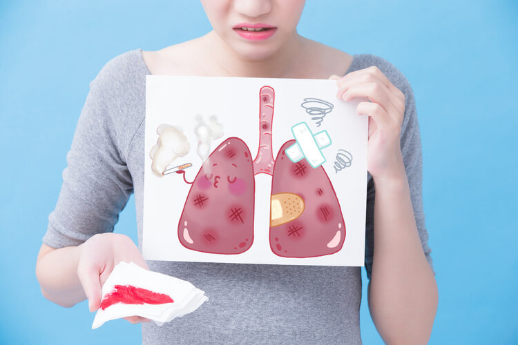 年年體檢都正常！32歲女崩潰「腫瘤擴散全身」確診肺癌　「醫揪出兇手」：女性都該警惕