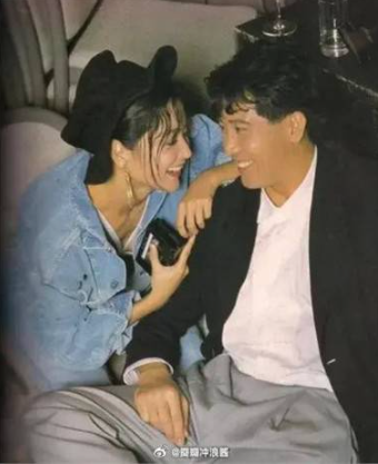 時尚先鋒！林青霞45年前同框秦漢「掛脖比基尼」辣照曝光，網友驚嘆：超前衛穿搭至今無違和❤️