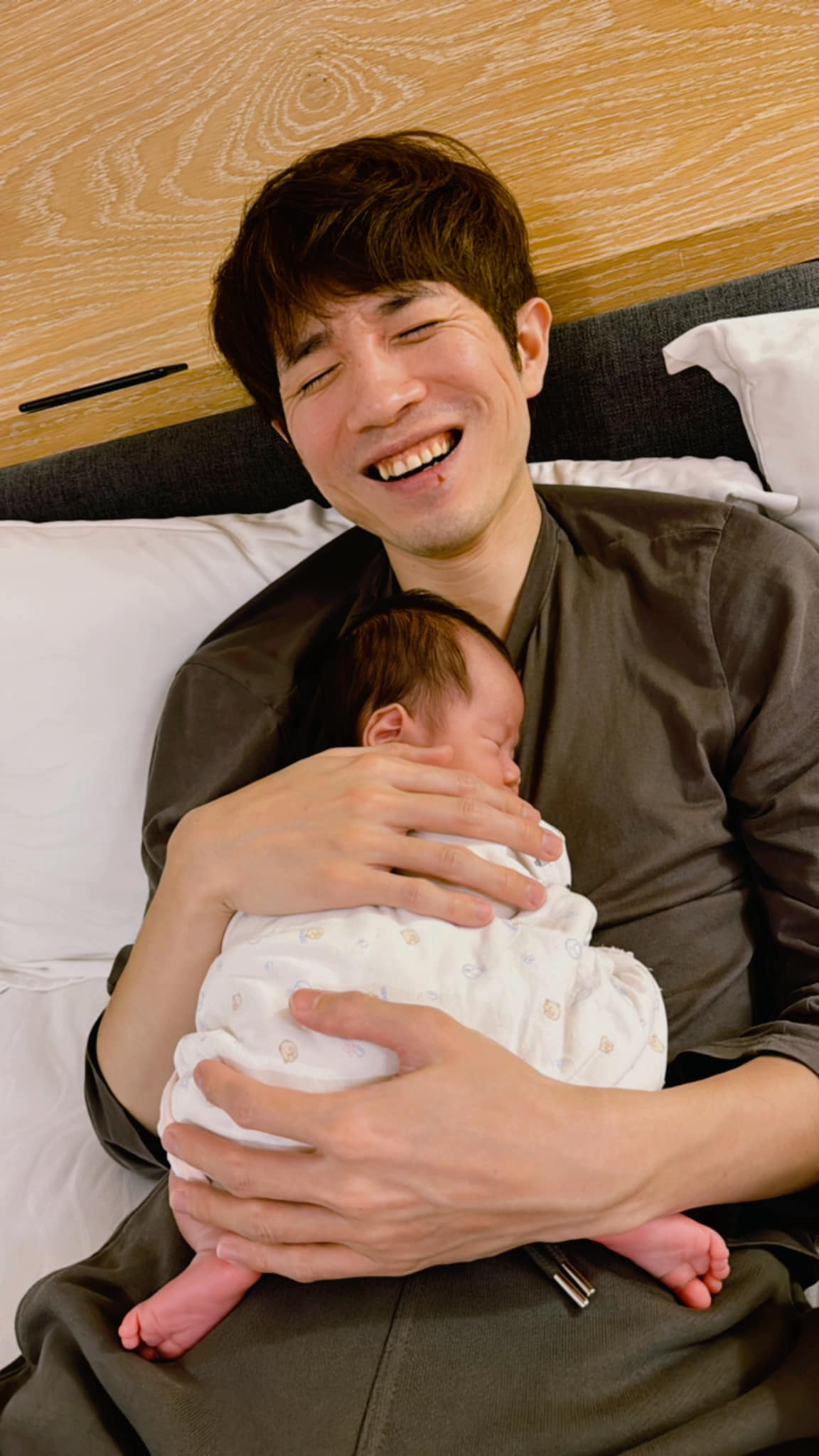 才升格當爸！本土歌手爆「意外墜谷」車上還載4人　「翻滾8圈嚴重變形」：再晚就沒命