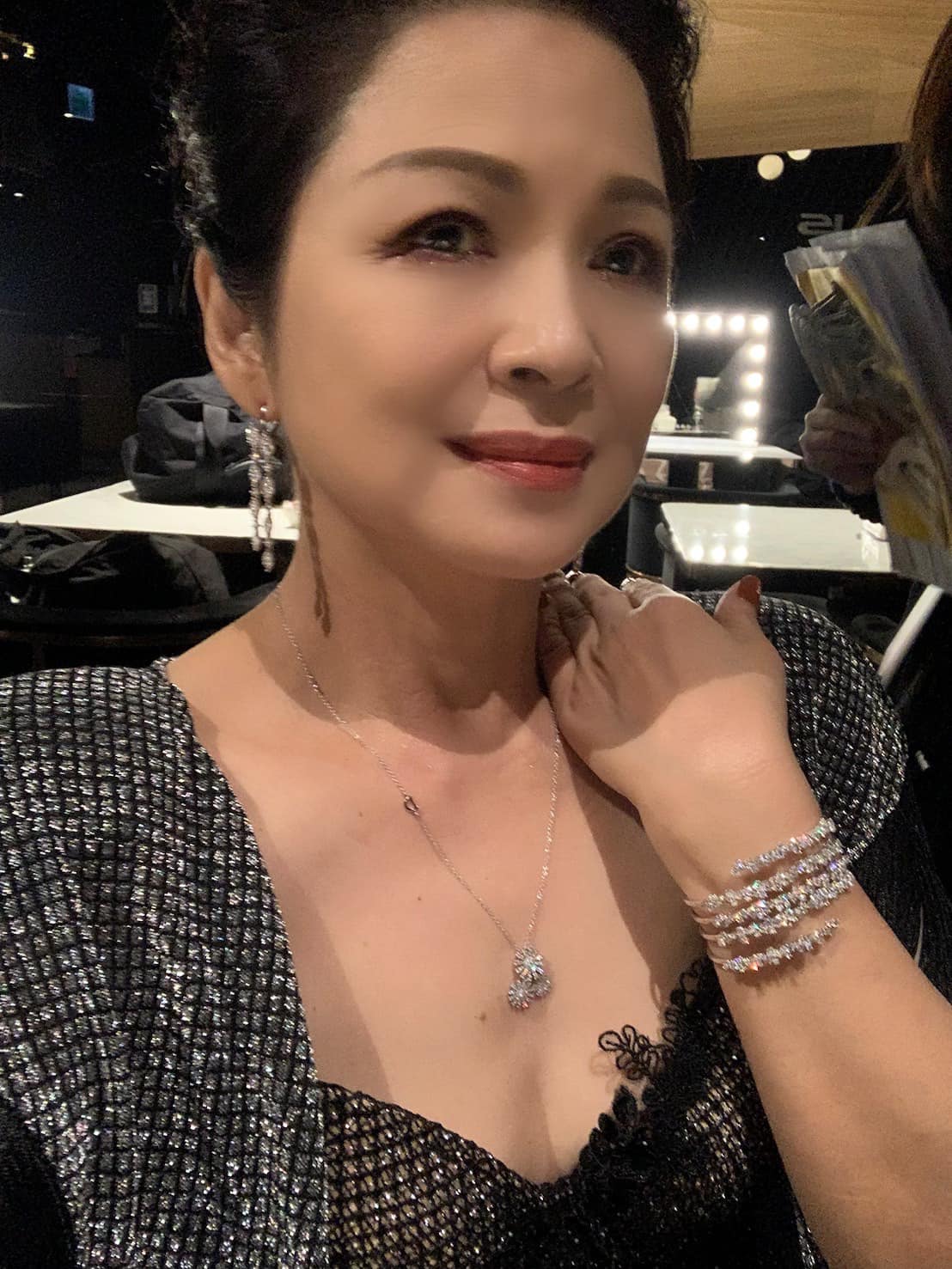 錯過黃金治療期!楊貴媚崩潰「痛到站不起來」雙腳浮腫 被宣判「無藥可吃」:受折磨2個月