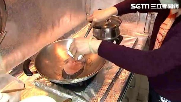 人妻崩潰！岳母洗碗「遭女婿肚頂後背」　她淚告「子宮、膀胱下垂」下場曝光