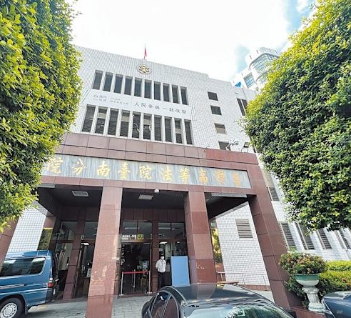 小資女驚覺被偷辦拋棄繼承 哥哥敗光家產還拖累全家 她無奈：我該幫忙嗎？