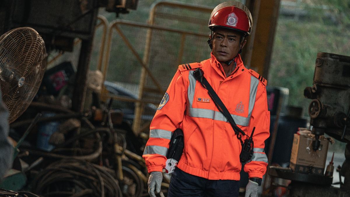 遇車禍！古天樂被撞「彈飛十多公尺」昏迷　他陪病床痛喊「趕快醒過來」