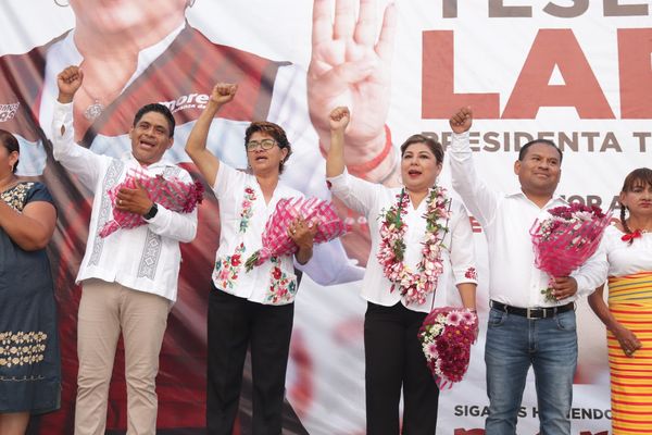 市長候選人「掃街拜票遭射擊」！全程直播畫面曝光「3人當場身亡」