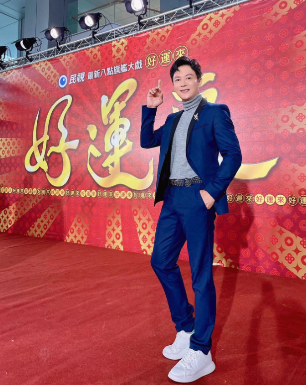 本土劇一哥開刀！消失1個多月「無預警復工」畫面曝光　親揭「眼疾惡化真相」：再晚恐失明