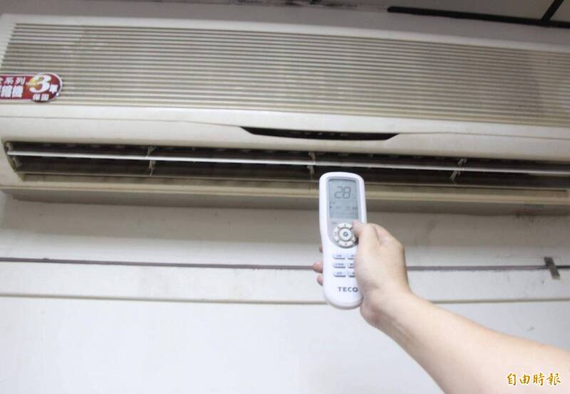 冷氣除濕模式藏陷阱！經濟部警告：這按鈕一按「電費暴增2倍」