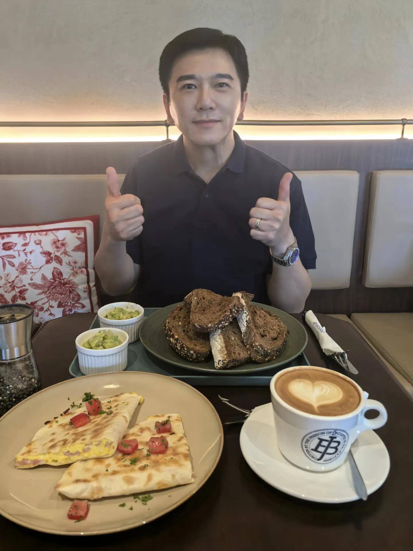 61歲溫兆倫凍齡秘訣曝光！與《我本善良》編劇陳寶華深厚友誼引熱議