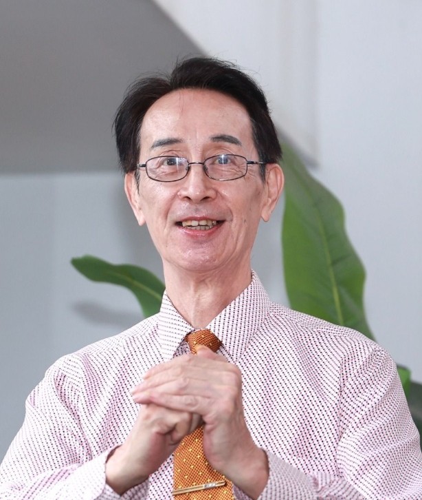 當年紅遍亞洲！大咖老戲骨「竟在台灣路邊擺攤」　眭澔平直擊「敬業討生活」：多多捧場
