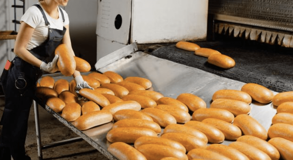 知名食品集團又出人命！女員工驚傳「在工廠慘死」　知情者怒轟「已經不是第一次」：賣血麵包