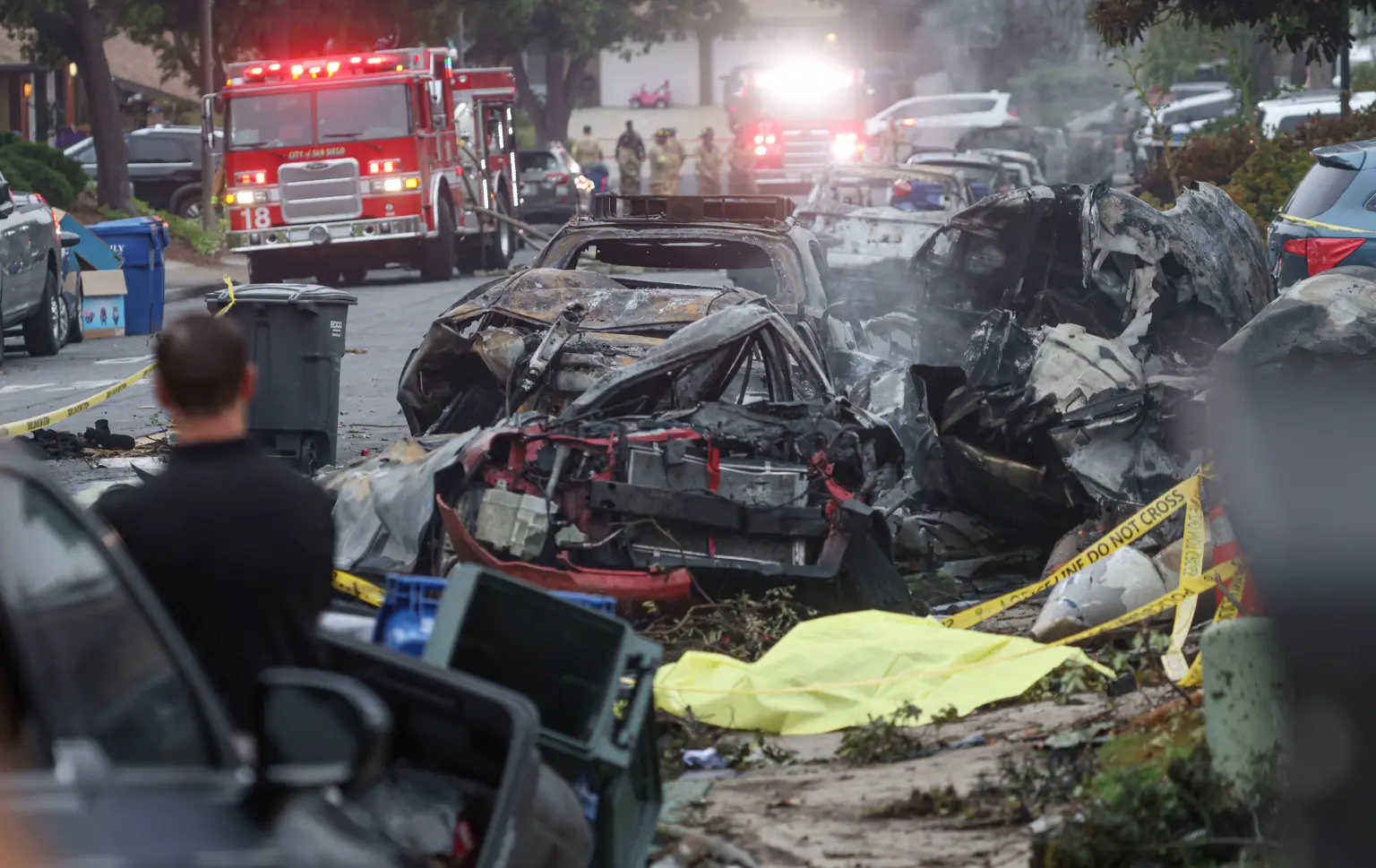 飛機墜毀住宅區「機上人員全數罹難」！死者名單驚見「42歲音樂界大咖」 