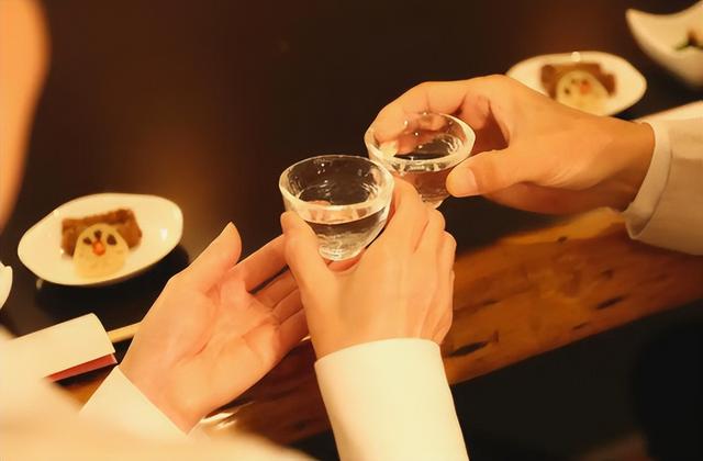 比菸酒傷肝10倍！醫生叮囑：請馬上停止飲用「這類茶葉」　以為養生其實正在害你慢性中毒