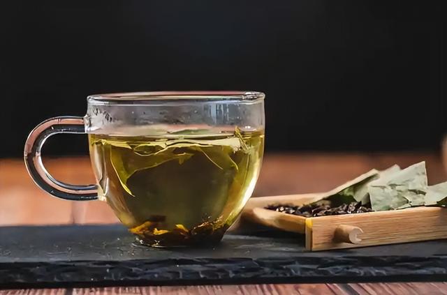 比菸酒傷肝10倍！醫生叮囑：請馬上停止飲用「這類茶葉」　以為養生其實正在害你慢性中毒