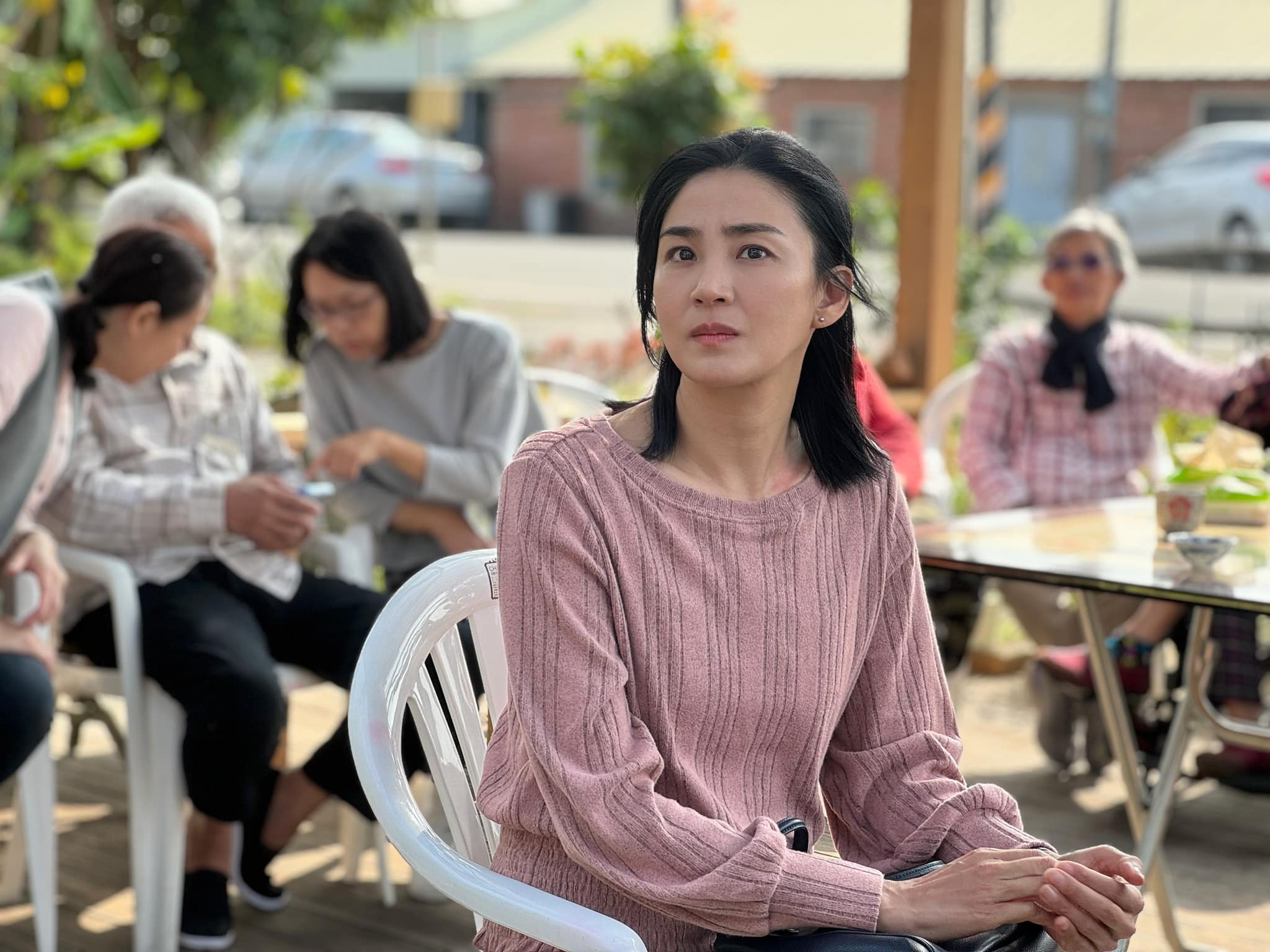 以為只是小感冒！本土女星悲痛證實「他併發肺炎過世」　一度淚灑現場「後悔同意插管」