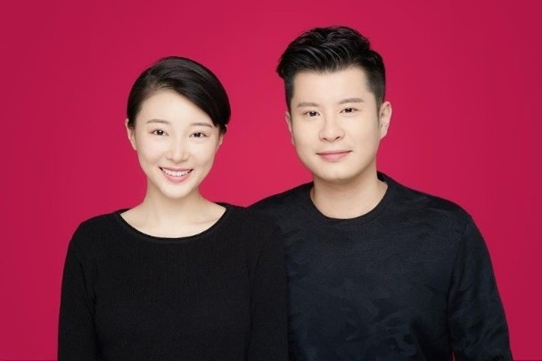 消失演藝圈10年！38歲火辣女星「擺攤賣健康食品」近況曝光　曾因2醜聞「導致身敗名裂」黯然退圈...