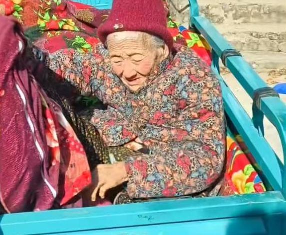 被罵不孝孫！23歲孫子「詛咒96歲奶奶離世」言論挨轟　內幕曝光後「抨擊卻變成同情」：他努力過了...