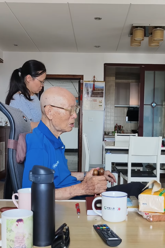57歲零負評男神尹昭德帶父回鄉定居 暖心告白：「爸爸開心就好」