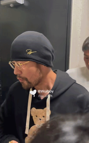 差點認不出！周杰倫「私下憔悴模樣曝光」眼袋好明顯　眼尖網友發現「病得更厲害了」全心疼