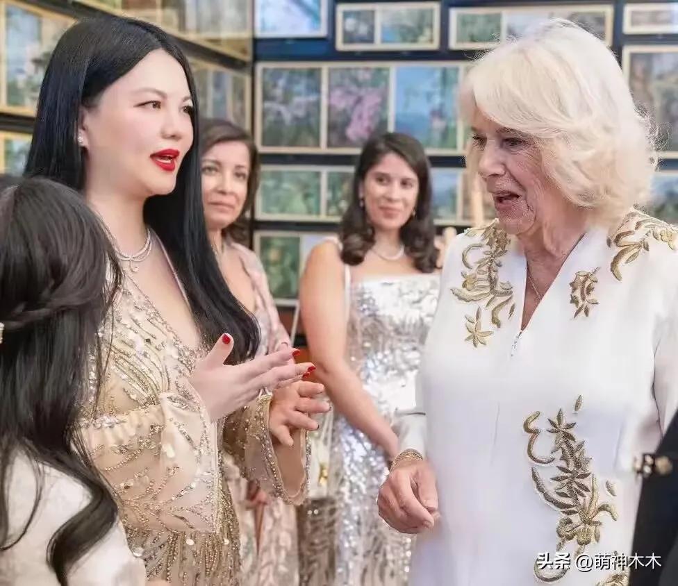 昔日女神走樣？44歲資深女星「黑裙長靴秀美腿」被酸發福　不糾結身材「一上台網全跪了」：胖得太美了