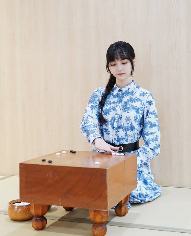 妹妹是圍棋女神！黑嘉嘉親姊「正到被封嫩版田麗」　完美曲線超性感「私下身分被起底」