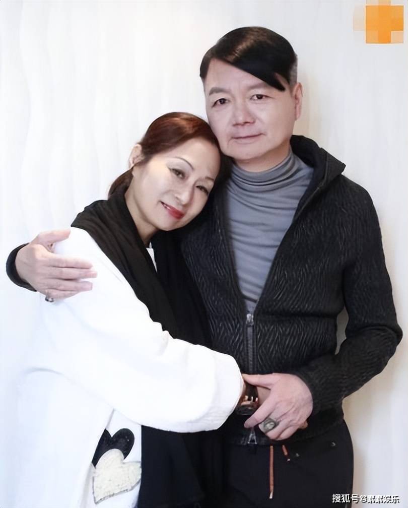 演藝圈恩愛夫妻！他悲痛「公布告別式時間」送別摯愛　曬「夫妻舊照」慟喊：請好好休息