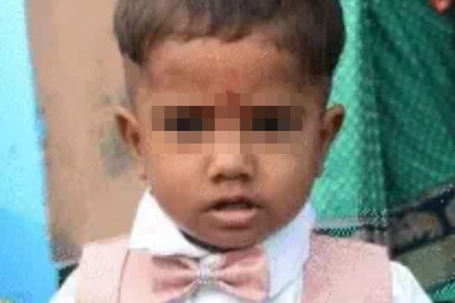 2歲男童在家「遭飛天斧頭擊中」當場身亡！父喊：「要殺的不是他」