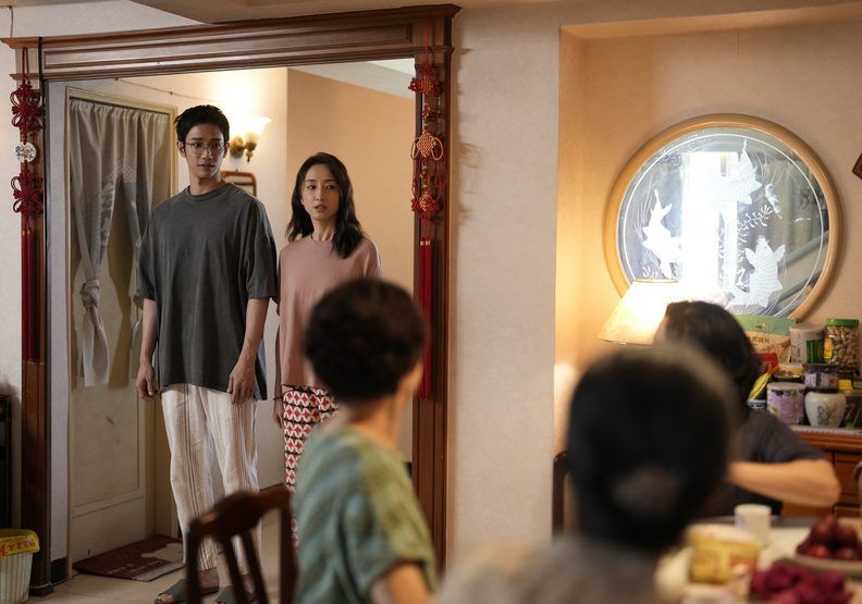 吃住不給錢！小姑賴在哥嫂家「3年不走」　出嫁當天「手機狂震動」大嫂低頭哭了...