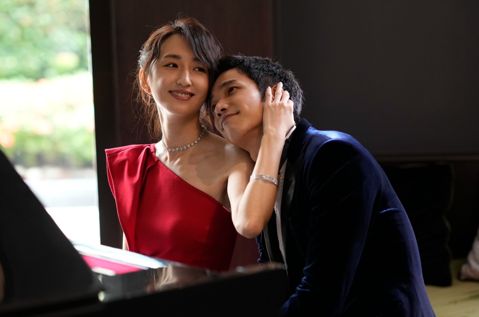吃住不給錢！小姑賴在哥嫂家「3年不走」　出嫁當天「手機狂震動」大嫂低頭哭了...