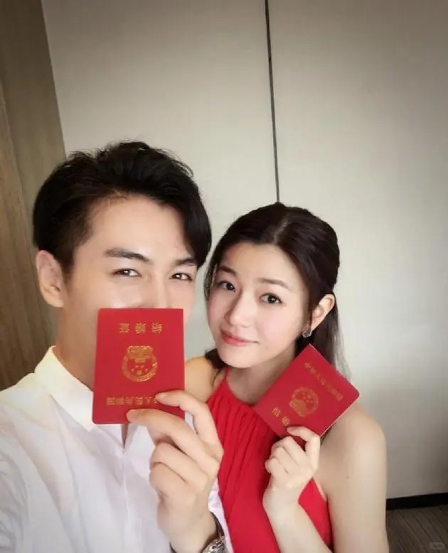 今年初剛離婚！陳妍希「驚喜曬帥男新歡照」　恢單狀態網驚嘆：「沈佳宜回來了！」