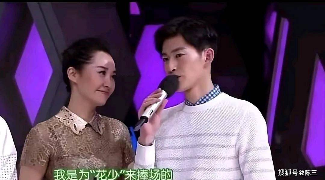 富商為她出軌離婚！56歲女星「身材嚴重走樣」被捕獲　「腹部贅肉炸出」瀟灑自在