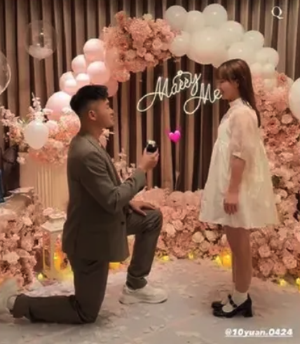 羽球金牌王齊麟與啦啦隊女神陳詩媛甜蜜完婚！愛情與事業雙豐收，網友狂賀：幸福滿滿！