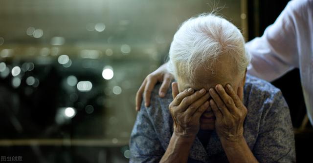 阿茲海默症的「元兇」找到了？想避免腦部退化「5類食物快忌口」：正致命傷害著你的大腦