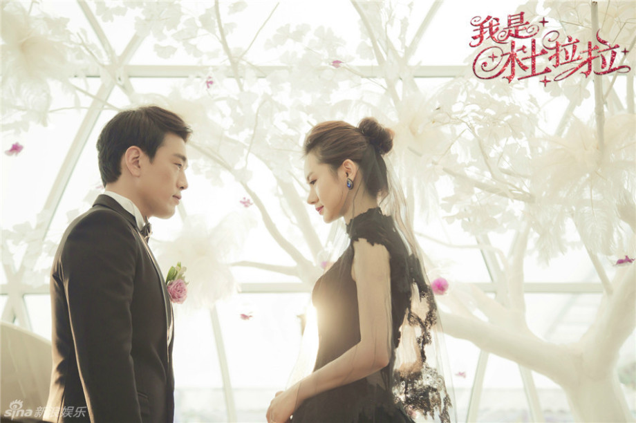 選黑婚紗被婆婆罵不吉利！婆婆要求撤照片「新娘委屈照做」　婚禮當天「看到婆婆服裝」人妻傻了