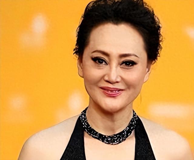 她是一代當紅影后！「拋棄大21歲重病夫」未婚生子　「再嫁國外豪門」現況曝