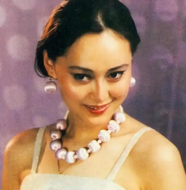 她是一代當紅影后！「拋棄大21歲重病夫」未婚生子　「再嫁國外豪門」現況曝