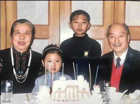 來自演藝世家！29歲正妹「爸爸是大咖演員」外公還是影帝　長大後「拒絕進入演藝圈」現況卻羨煞眾人