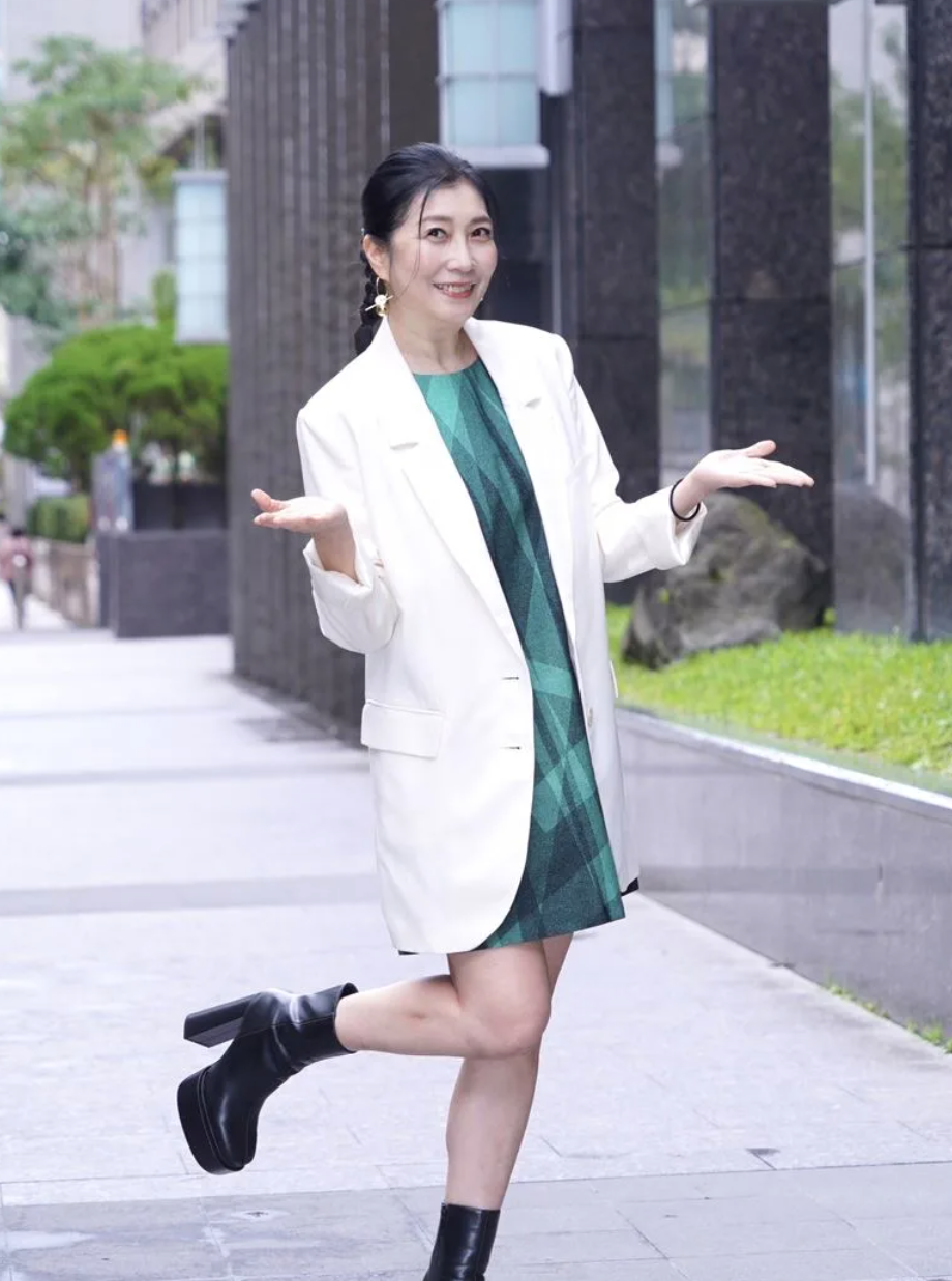 離婚滿一年！黃嘉千罕露面「臉上容光煥發」奇蹟回春　何如芸逼問「是不是交男友」她全說了