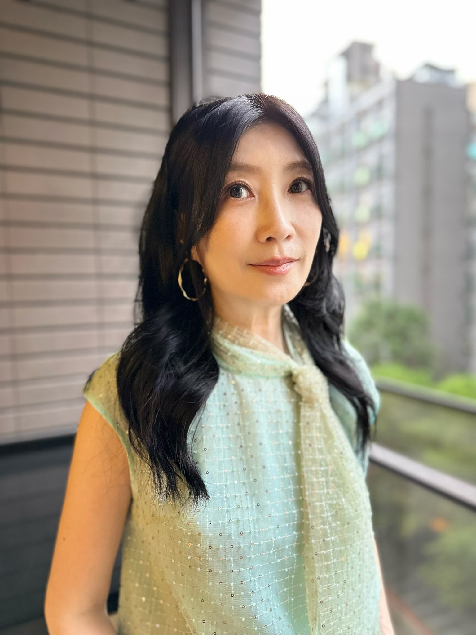 離婚滿一年！黃嘉千罕露面「臉上容光煥發」奇蹟回春　何如芸逼問「是不是交男友」她全說了