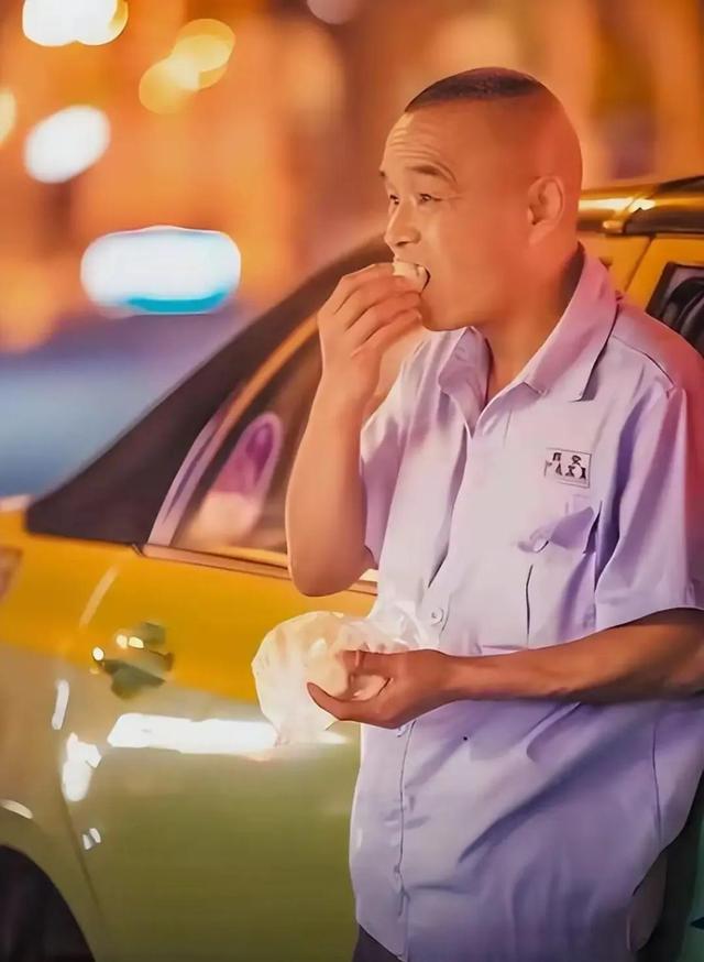 到了青春期！單親爸「幫女兒換衛生棉」被全網罵：不要臉　委屈曝真相「她活著更重要」