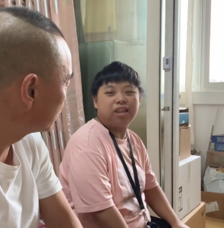 到了青春期！單親爸「幫女兒換衛生棉」被全網罵：不要臉　委屈曝真相「她活著更重要」