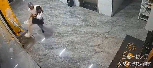毛骨悚然的「凌晨3點19秒」！男子尾隨女孩「一把從後面擄走」：暴露社會最病態的一群人