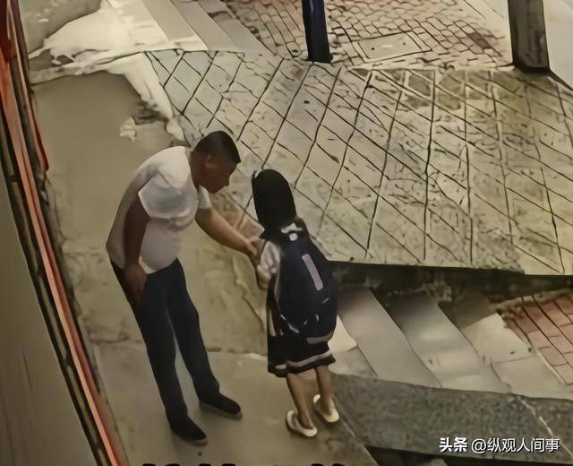 毛骨悚然的「凌晨3點19秒」！男子尾隨女孩「一把從後面擄走」：暴露社會最病態的一群人