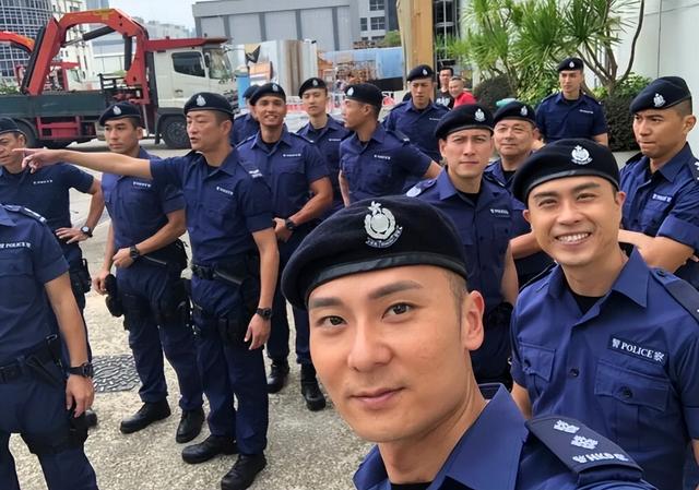 兼職司機、開過餐廳！47歲資深男星「街頭擺攤賣咖啡」被發現　含淚曝「入行19年辛酸」：薪水比洗碗工還低...