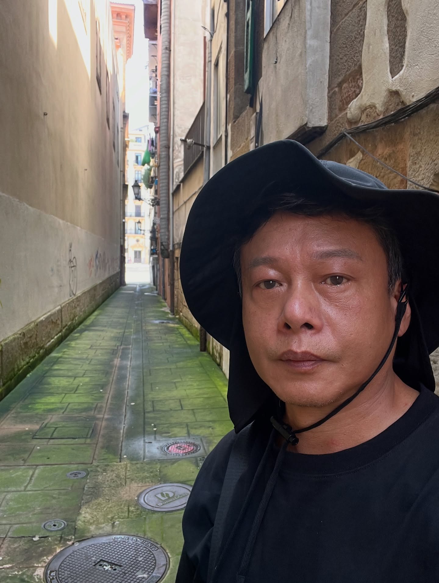 出事了！56歲資深男星爆「遭警方帶回」原因曝光　他認了：「犯人是我...」