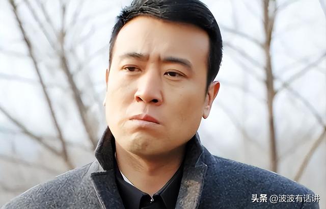 3歲父親過世！54歲資深男星「靠大姐拉拔長大」　爆紅後「為8位哥姐買房」：沒他們就沒有我