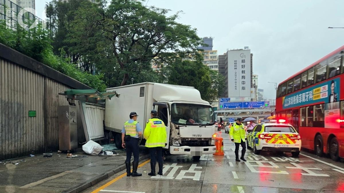 公車站驚傳1死1傷！2女子「完全來不及躲避」　她陷入昏迷送醫不治