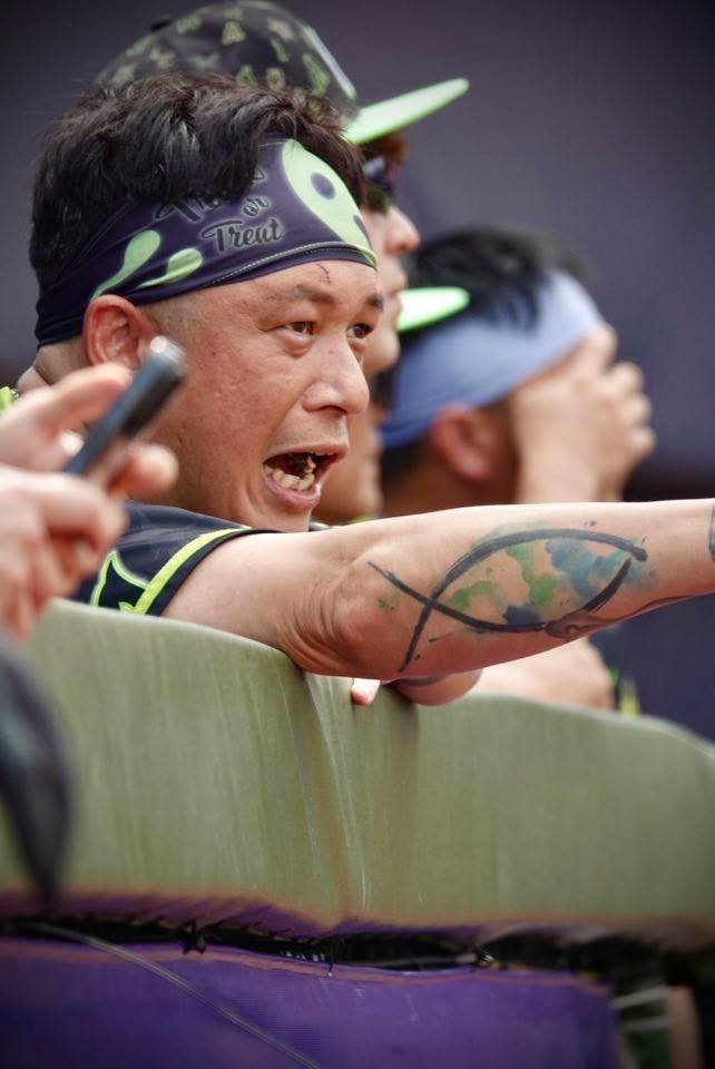 驚傳滿身是血送醫！45歲男星「拍戲出意外」畫面曝光　急喊「沒有怪任何人」公開病況